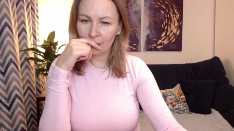 Vivian online show from 12/13/24, 09:09