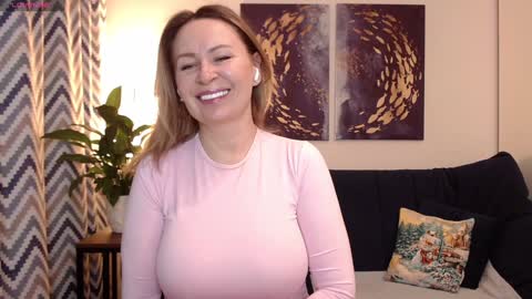 Vivian online show from 12/25/24, 04:44