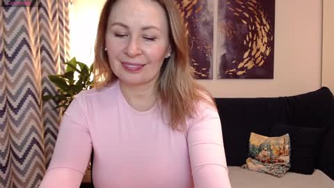 Vivian online show from 12/30/24, 06:16