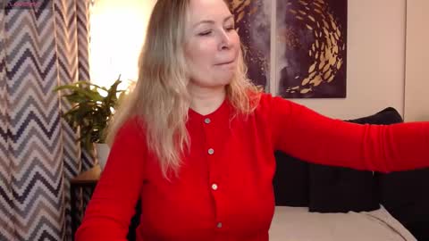 Vivian online show from 09/13/25, 05:13