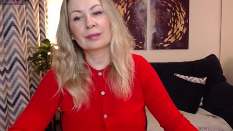 Vivian online show from 09/19/25, 05:46