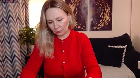 Vivian online show from 09/25/25, 05:38