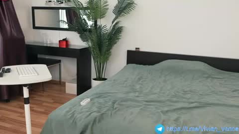 Vivian Vance online show from 04/16/26, 03:24