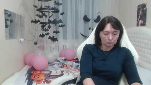 Snapshot of vivianguchih chatting on 10/25/25, 07:16 vivianguchih online show from 10/25/25, 07:16