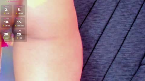 Snapshot of vivianne_scott chatting on 01/14/25, 12:03 Vivi online show from 01/14/25, 12:03