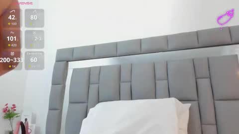 Snapshot of vivianne_scott chatting on 09/16/25, 12:06 Vivi online show from 09/16/25, 12:06