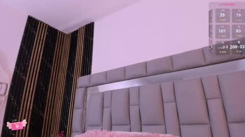 Snapshot of vivianne_scott chatting on 10/17/25, 12:19 Vivi online show from 10/17/25, 12:19