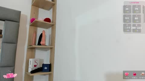 Snapshot of vivianne_scott chatting on 10/22/25, 12:05 Vivi online show from 10/22/25, 12:05