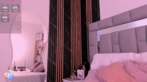 Snapshot of vivianne_scott chatting on 11/07/25, 12:05 Vivi online show from 11/07/25, 12:05