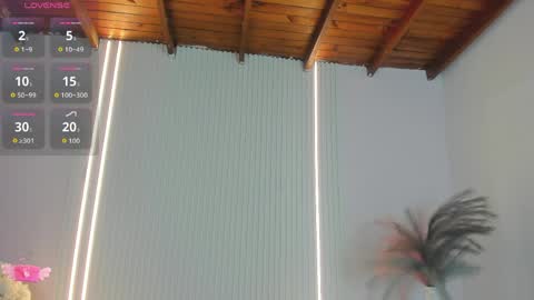 vivianowen9 online show from 04/06/26, 11:44