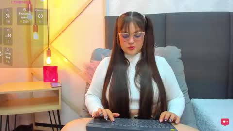 Vivian online show from 11/13/25, 12:15