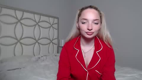 vivianwinters online show from 11/28/25, 03:31