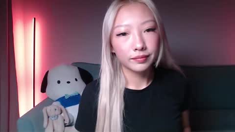 Snapshot of vivianwinters chatting on 12/19/25, 11:45 vivianwinters online show from 12/19/25, 11:45