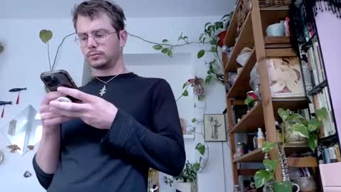 Viv online show from 02/19/25, 09:06