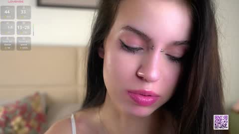 Nelly and Mari online show from 12/02/25, 07:25