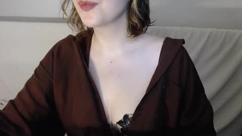 Snapshot of vivienduran chatting on 09/20/25, 01:06 Viya online show from 09/20/25, 01:06