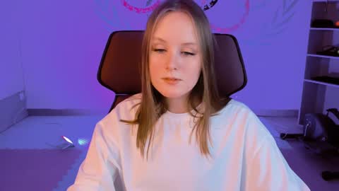 Vivien online show from 12/25/24, 07:13