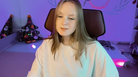 Vivien online show from 12/27/24, 02:47