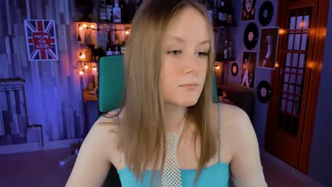 Vivien online show from 12/30/24, 09:05