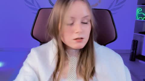 Vivien online show from 02/07/25, 08:31