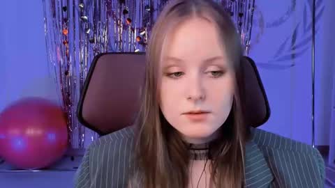 Vivien online show from 02/16/25, 06:21