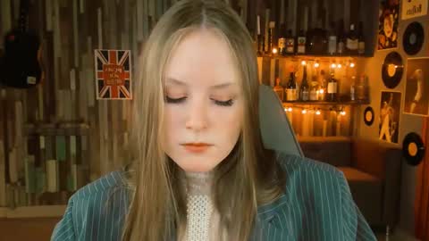 Vivien online show from 02/20/25, 01:08