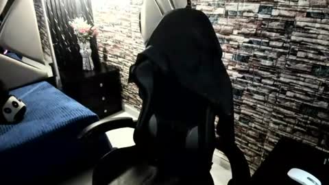 Snapshot of vivienne_hadid chatting on 07/24/26, 04:38 vivienne hadid online show from 07/24/26, 04:38