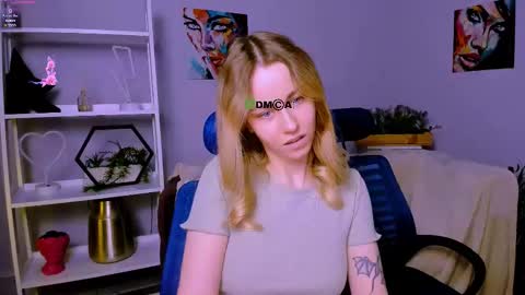 Vivi online show from 02/28/25, 08:39