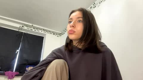 Vivi online show from 10/30/25, 07:10