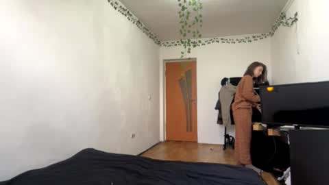 Vivi online show from 11/03/25, 07:09