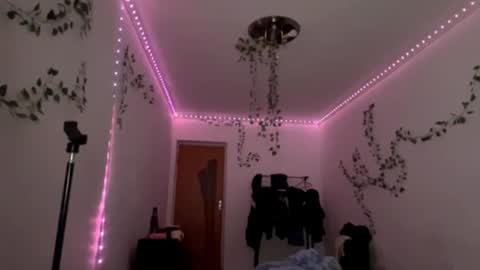 Vivi online show from 12/02/25, 06:14