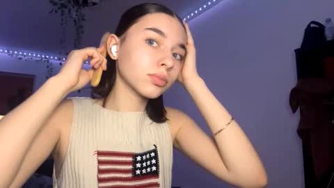 Vivi online show from 12/21/25, 09:05