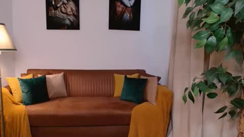 Vivienne online show from 03/31/26, 04:07