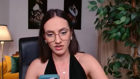 Vivienne online show from 04/11/26, 06:56