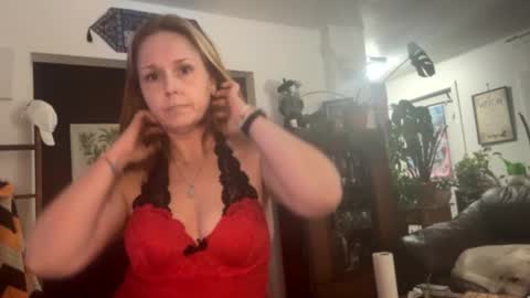 Snapshot of vivvixen80 chatting on 11/03/25, 04:36 vivvixen80 online show from 11/03/25, 04:36