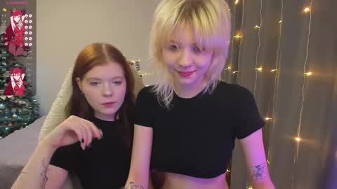 chatur babes online show from 12/17/25, 08:15