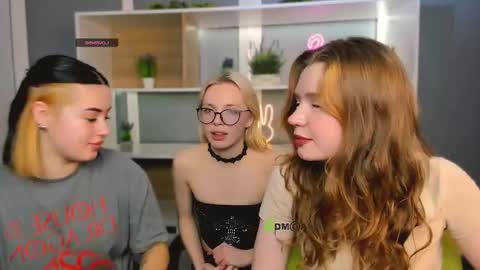 vivy_star online show from 02/27/26, 08:20