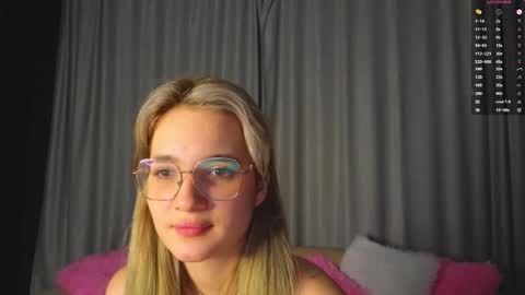 Snapshot of vivyboo111 chatting on 11/01/25, 08:44 vivyboo111 online show from 11/01/25, 08:44