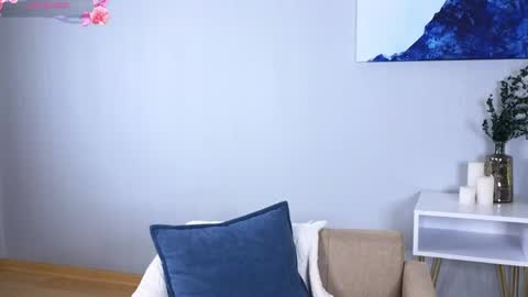 Snapshot of vixariaa chatting on 04/06/26, 03:13 Victoria online show from 04/06/26, 03:13