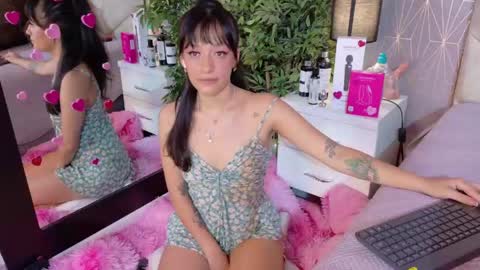 Snapshot of vixen_flutter chatting on 05/12/26, 11:40 Vixen online show from 05/12/26, 11:40
