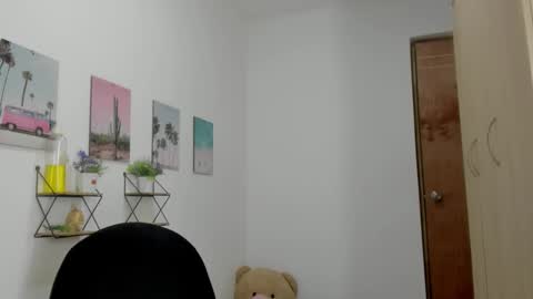 Snapshot of vixenlust17 chatting on 02/27/26, 02:11 vixenlust17 online show from 02/27/26, 02:11