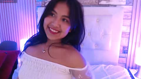 Snapshot of vixennilo chatting on 09/26/25, 12:25 Vi online show from 09/26/25, 12:25