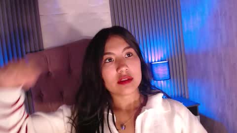 Snapshot of vixennilo chatting on 10/03/25, 03:25 Vi online show from 10/03/25, 03:25