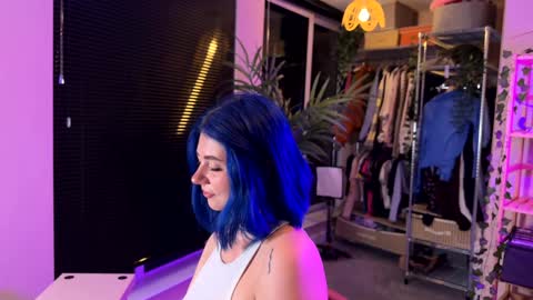 Polly  Online mostly at 9pm-2am UK Time online show from 09/29/25, 06:24