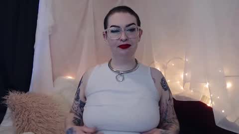 Snapshot of vixinvvitch chatting on 12/14/24, 04:20 VIXIN online show from 12/14/24, 04:20