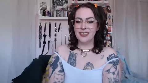 Snapshot of vixinvvitch chatting on 05/02/26, 03:39 VIXIN online show from 05/02/26, 03:39
