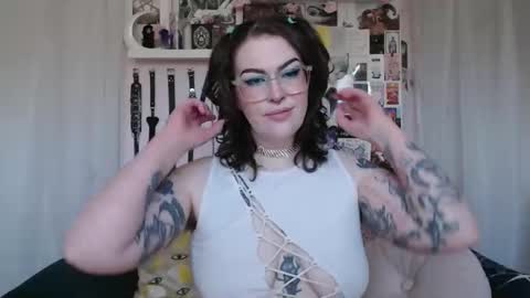 Snapshot of vixinvvitch chatting on 05/22/26, 02:55 VIXIN online show from 05/22/26, 02:55