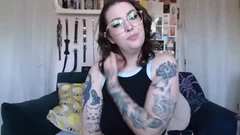 Snapshot of vixinvvitch chatting on 06/17/26, 03:57 VIXIN online show from 06/17/26, 03:57