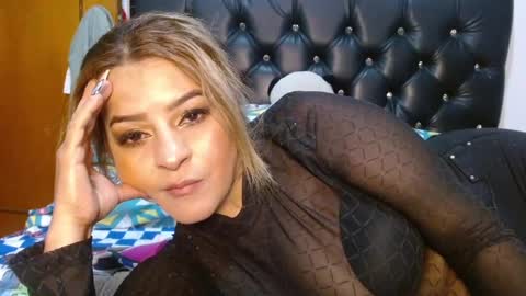 Venus online show from 09/12/25, 01:06