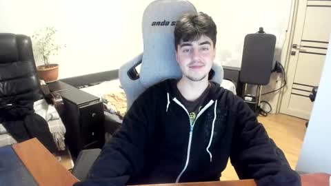 Snapshot of vlad1605 chatting on 11/28/25, 01:08 Martin online show from 11/28/25, 01:08